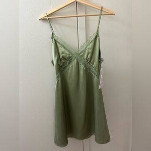 LOVE TRIANGLE— Green lace mini dress. NEVER WORN, WITH TAGS